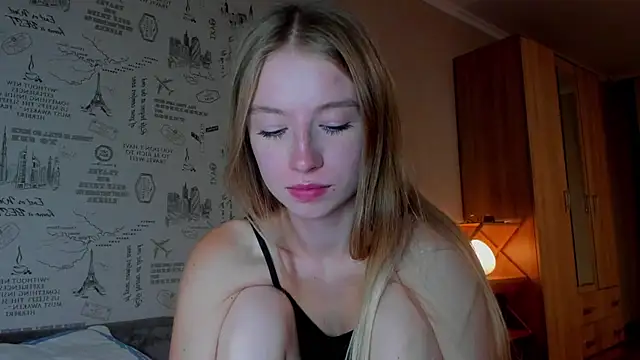 minidivaa  online show from 22, 9, 2025