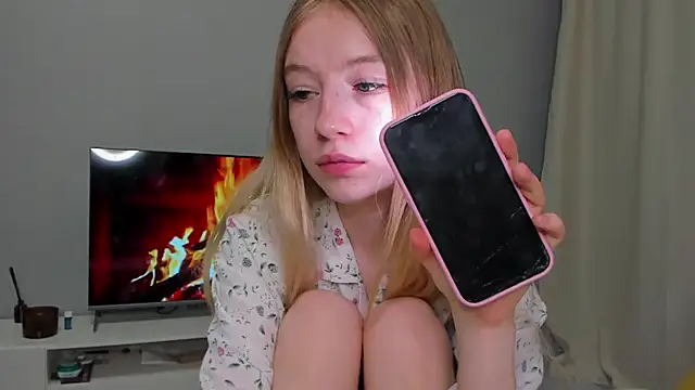 minidivaa  online show from 4, 3, 2025