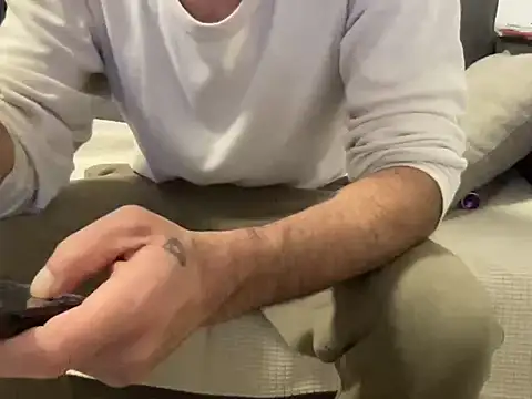 4small4inchlol online show from 8, 3, 2026