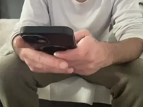 4small4inchlol online show from 23, 3, 2026