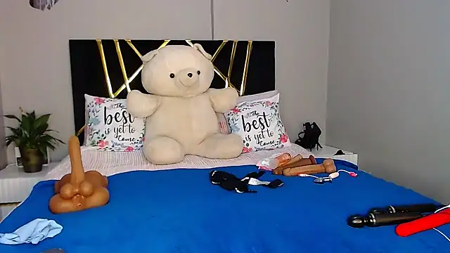 MissBigNipples online show from 17, 11, 2025