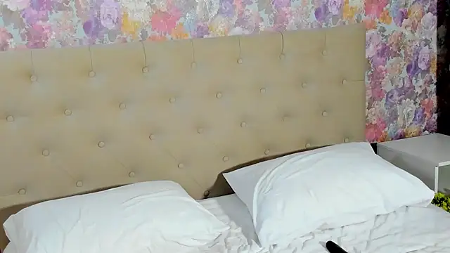 emma77  online show from 20, 10, 2025