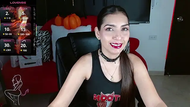 Carolaine69  online show from 2, 10, 2025