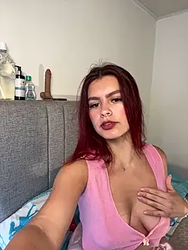 Isa smeraldy online show from 4, 6, 2026