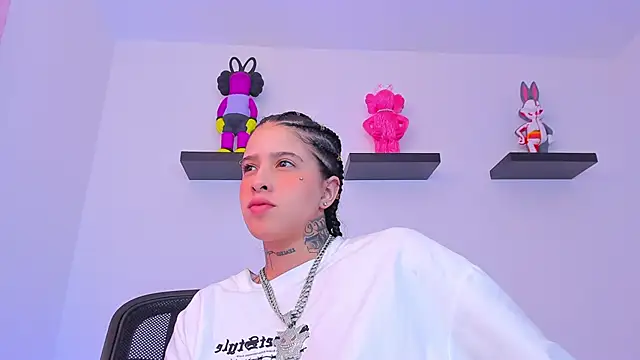 Gangster Girl online show from 28, 2, 2025