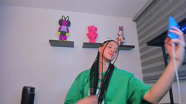 Gangster Girl online show from 19, 12, 2025