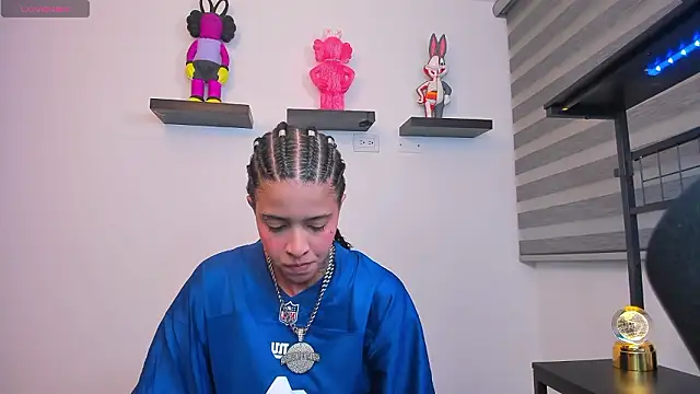 Gangster Girl online show from 19, 3, 2026