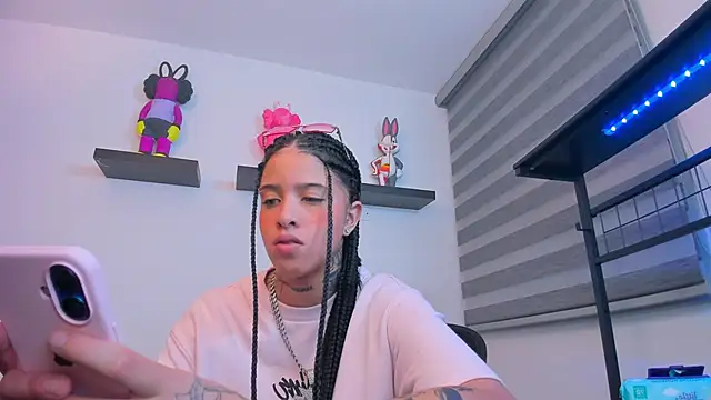 Gangster Girl online show from 28, 9, 2025