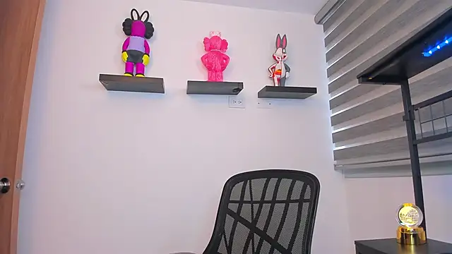 Gangster Girl online show from 10, 4, 2026