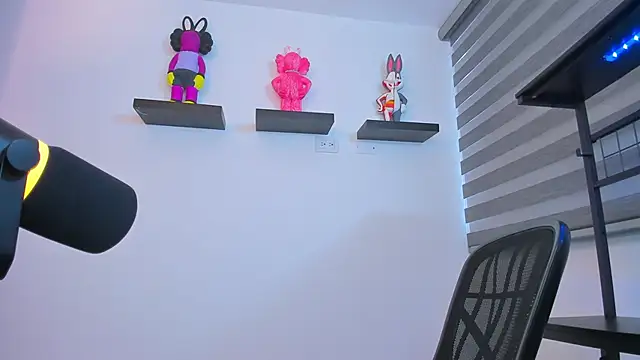 Gangster Girl online show from 26, 9, 2025