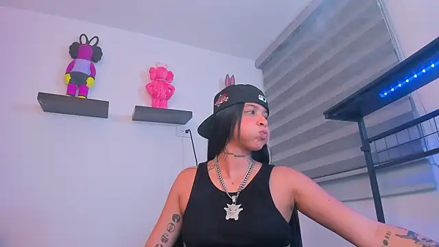 Gangster Girl online show from 13, 11, 2025