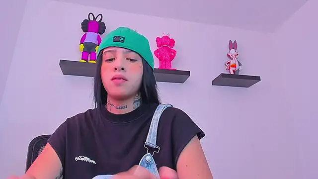 Gangster Girl online show from 7, 3, 2025