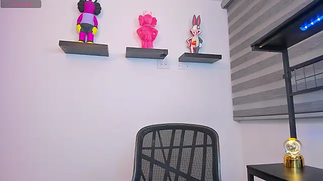 Gangster Girl online show from 17, 3, 2026