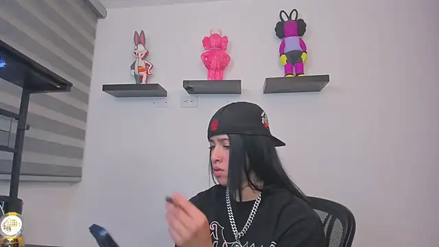 Gangster Girl online show from 9, 5, 2026