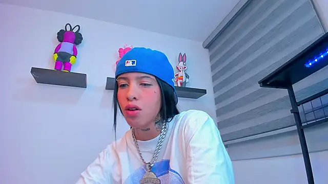 Gangster Girl online show from 28, 10, 2025