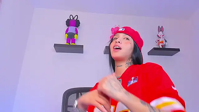 Gangster Girl online show from 19, 2, 2025