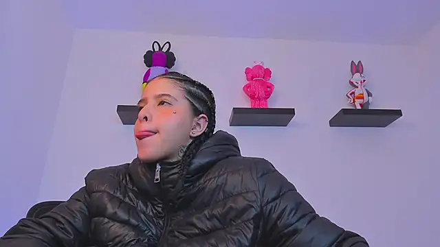 Gangster Girl online show from 3, 3, 2025