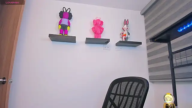 Gangster Girl online show from 16, 3, 2026