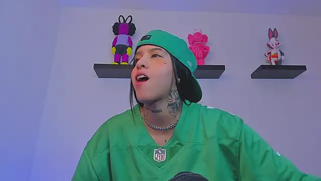 Gangster Girl online show from 18, 2, 2025