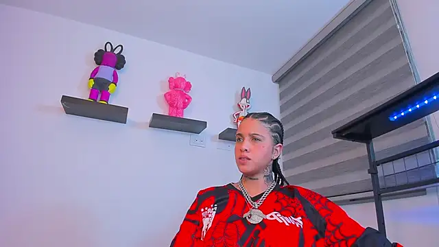 Gangster Girl online show from 6, 11, 2025