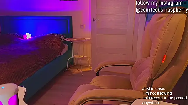 courteous raspberrry online show from 28, 1, 2025