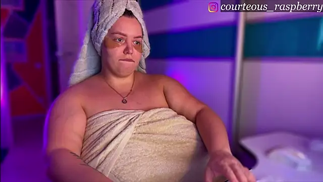 courteous raspberrry online show from 28, 11, 2025