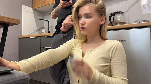 Adelovenick online show from 13, 4, 2026