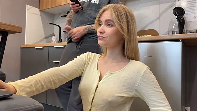 Adelovenick online show from 16, 4, 2026