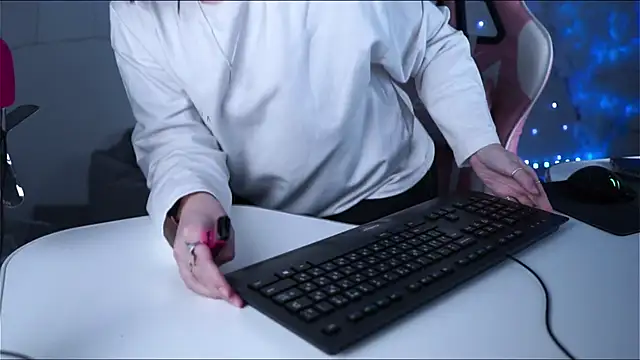 Lana  May online show from 9, 3, 2025