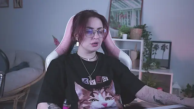 Lana  May online show from 14, 3, 2025