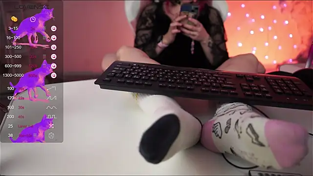 Lana  May online show from 22, 3, 2025