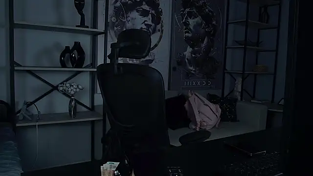 Lana  May online show from 19, 9, 2025