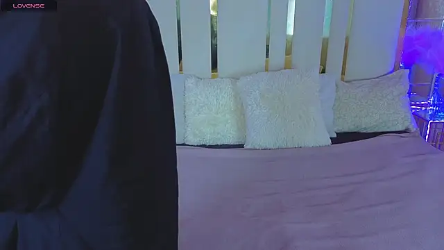 Daisy Delight online show from 8, 11, 2025