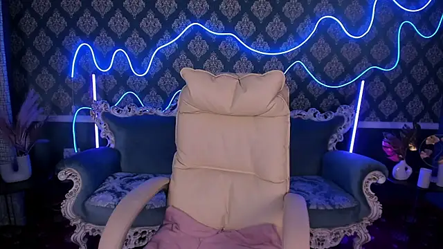 Daisy Delight online show from 5, 11, 2025