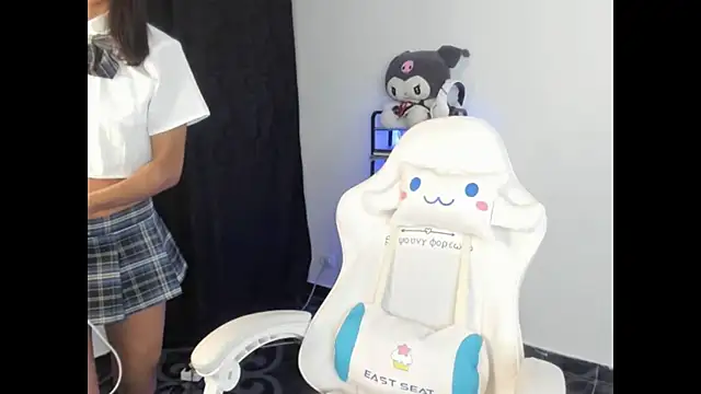 meganthompsonn22 online show from 2, 4, 2026