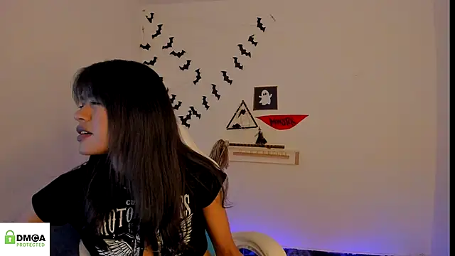 meganthompsonn22 online show from 6, 10, 2025