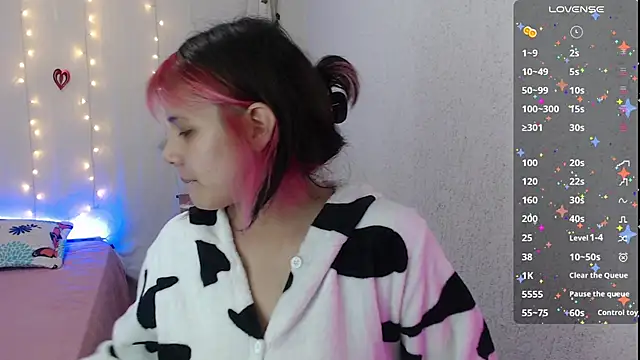 mixie cute online show from 2, 3, 2025