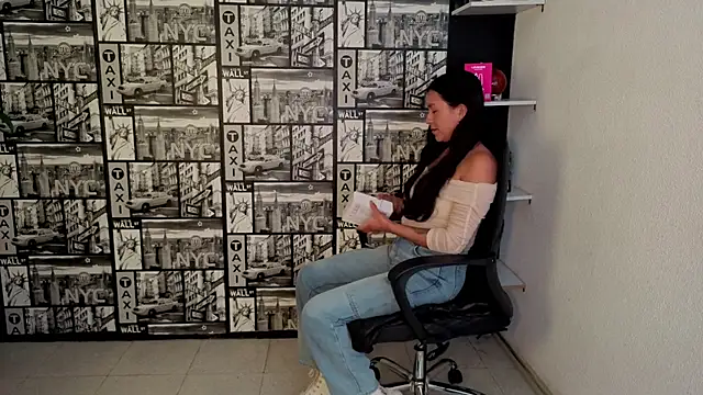 EmiGomez  online show from 27, 6, 2026