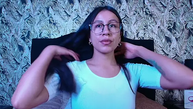 EmiGomez  online show from 23, 5, 2026