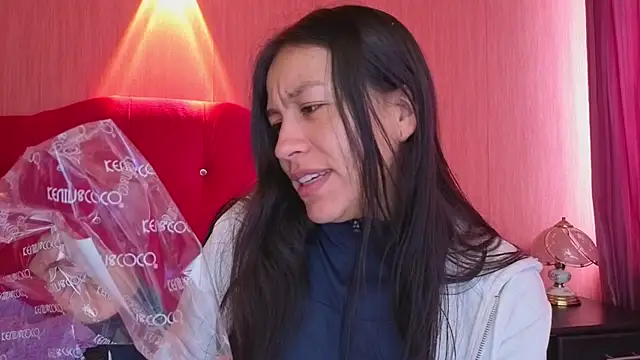 EmiGomez  online show from 17, 10, 2025