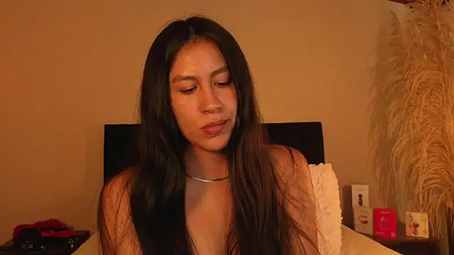 EmiGomez  online show from 30, 6, 2026