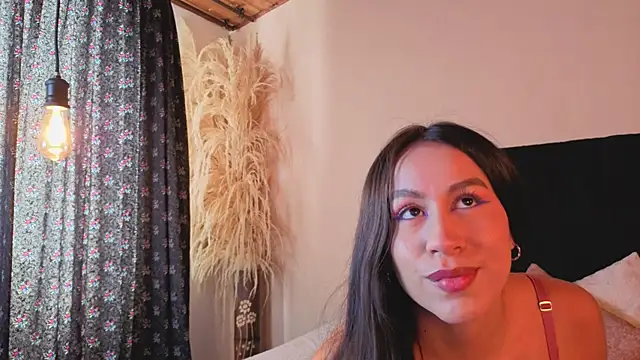 EmiGomez  online show from 9, 10, 2025