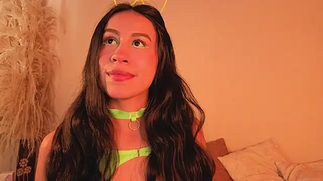 EmiGomez  online show from 3, 10, 2025