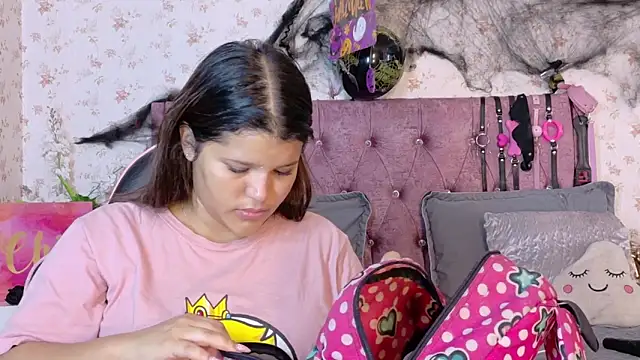 AvrillThomas online show from 25, 10, 2025