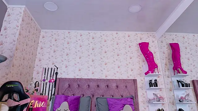 AvrillThomas online show from 10, 4, 2026