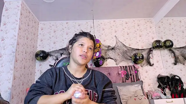 AvrillThomas online show from 23, 10, 2025