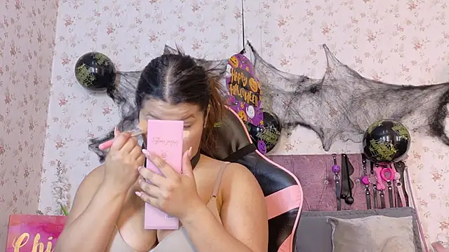 AvrillThomas online show from 22, 10, 2025