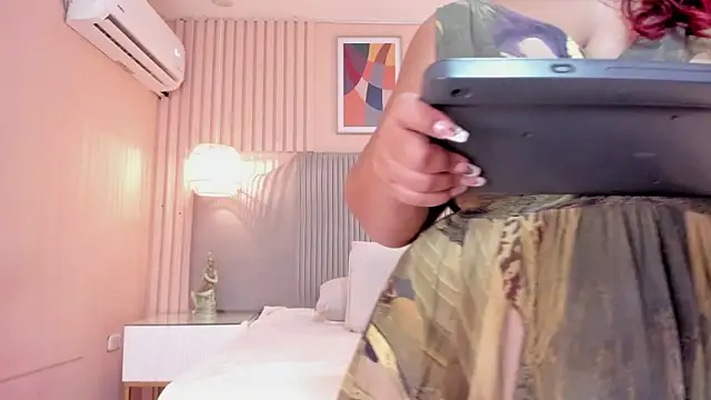 Snapshot of samyriverss chatting on 8, 10, 2025 samyriverss online show from 8, 10, 2025