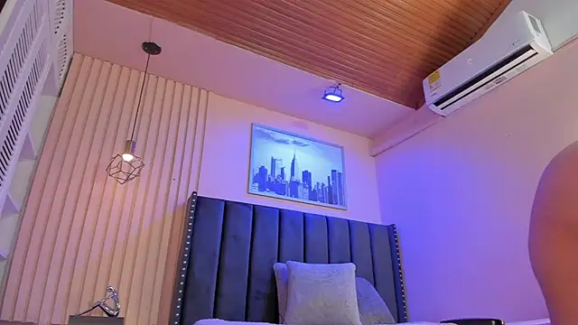 viiolett lee online show from 4, 11, 2025