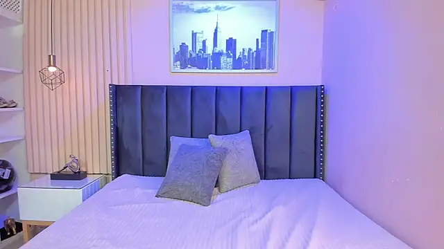 viiolett lee online show from 7, 11, 2025